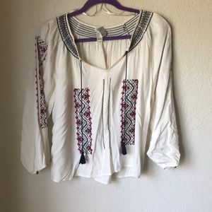 Forever 21 Tribal 3/4 length sleeve shirt! Size M